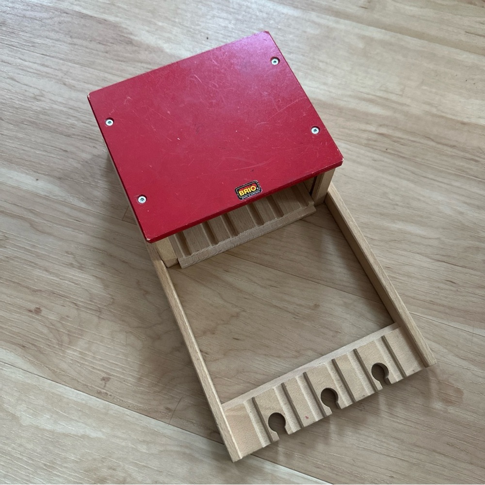 Brio 33366 Wooden Train Big Engine Shed (Missing Sliding Track Piece)